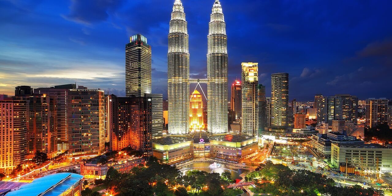 Twin City Escape: Singapore & Kuala Lumpur Getaway