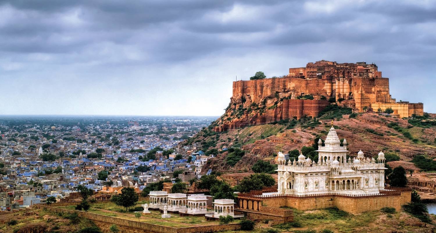 Rajasthan Backpacking Adventure — Udaipur, Jodhpur, Jaisalmer (Christmas & New Year Special)