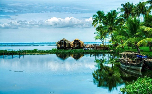 Kerala Odyssey: Hills, Wildlife & Waves Tour Package